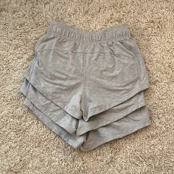 New Lululemon Inner Glow Short 3" * Modal size 6 Heathered Core Light Grey - Picture 10 of 11